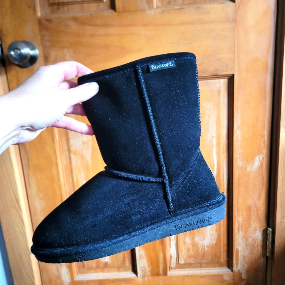 Bearpaw Youth Black Boots, Size 5 - Picture 3 of 8